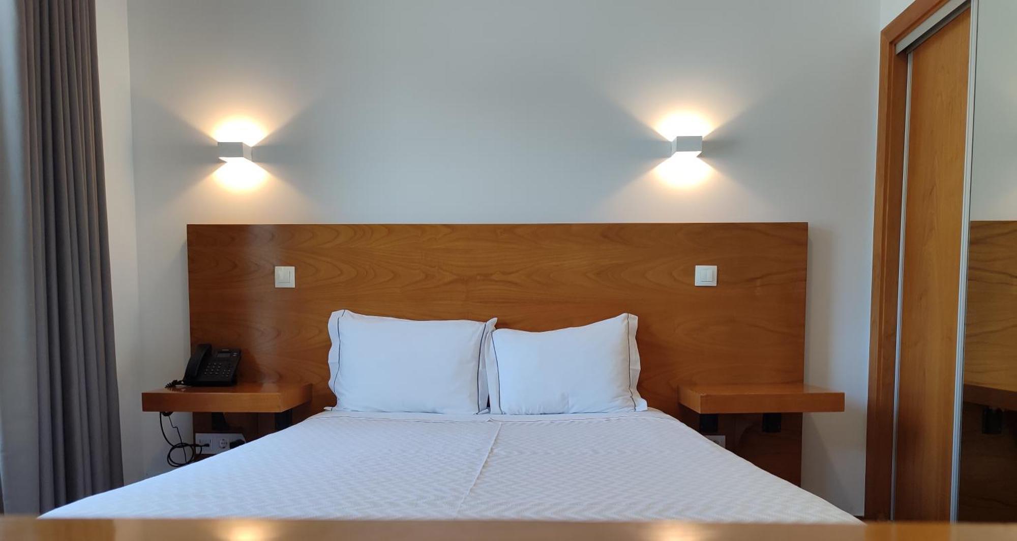 Dom Hotel Penafiel Bagian luar foto