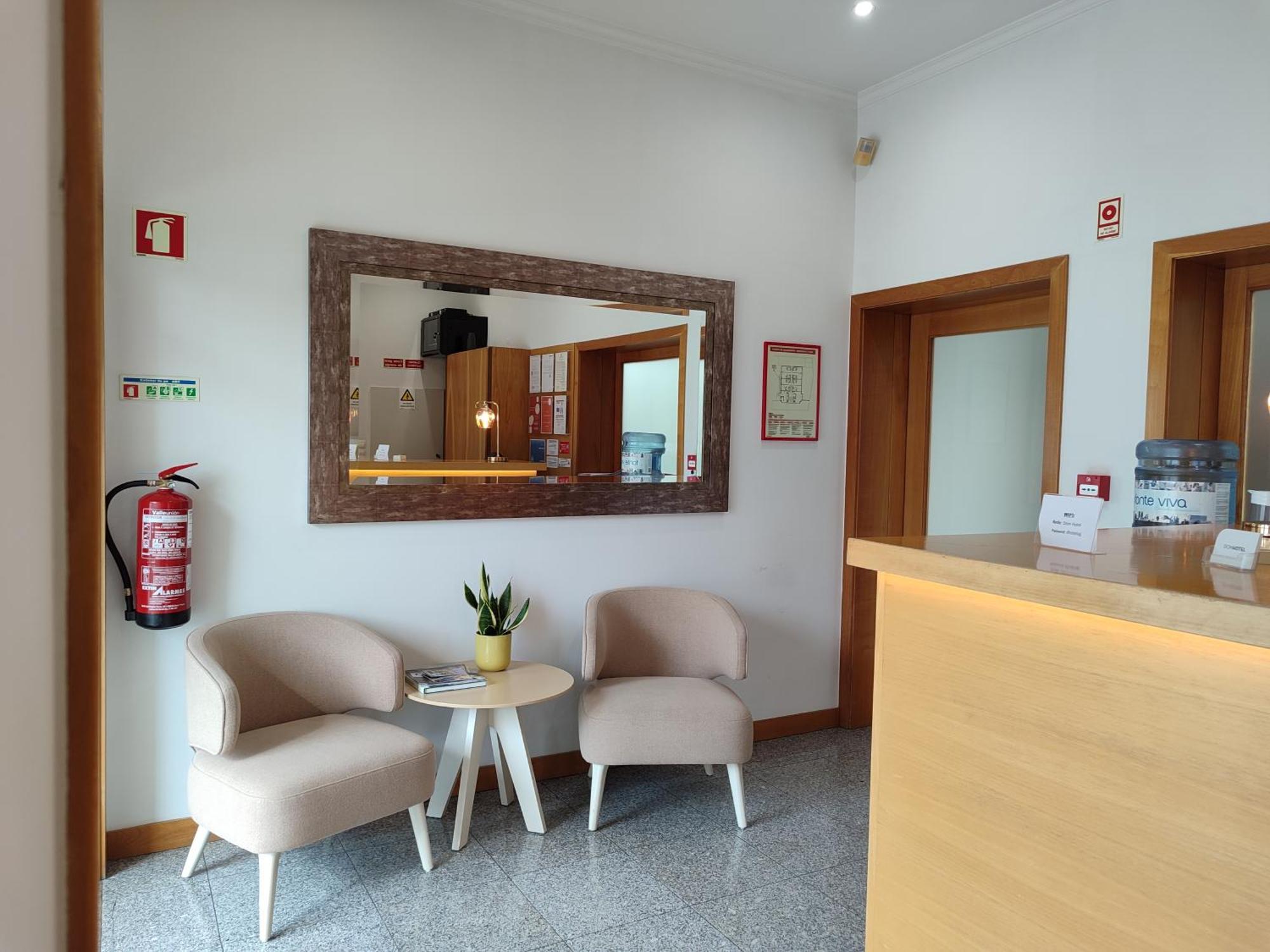 Dom Hotel Penafiel Bagian luar foto